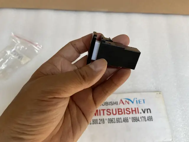 Quyền Lợi Của Khách Hàng Khi Mua Công Tắc Đèn Gầm Xe Tại Phụ Tùng Mitsubishi An Việt: