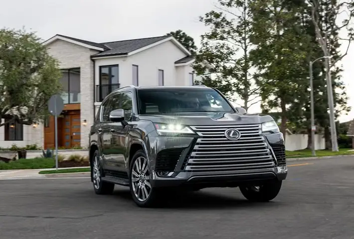 So Sánh Xe Ô Tô Land Cruiser Vs Lx570: Nên Chọn Suv Địa Hình Nào?