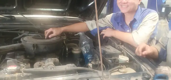 Sửa Xe Ô Tô Công Hạ Máy: Quy Trình, Rủi Ro Và Cách Lựa Chọn Dịch Vụ An Toàn