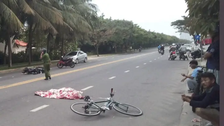 Tai Nạn Xe Đạp Ô Tô: Sự Cố Giao Thông Kỳ Lạ Và Bài Học An Toàn