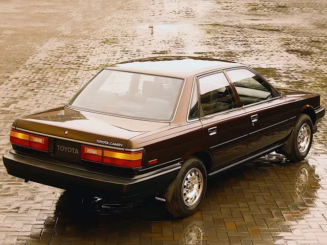 Đời Xe Toyota Camry Thứ 2: 1986 - 1991 Đời Xe Toyota Camry Thứ 2: 1986 - 1991