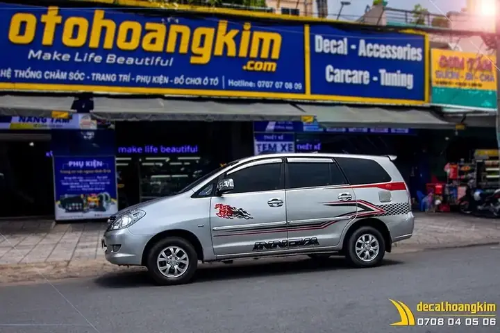 Bộ Sưu Tập 10+ Mẫu Tem Dán Sườn Xe Ô Tô 7 Chỗ Hot Nhất Hiện Nay