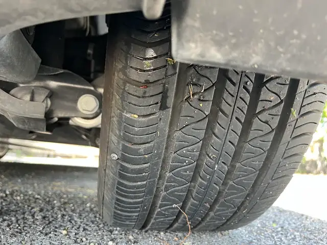 Thay Áo Xe Ô Tô Được Không? Hướng Dẫn Toàn Tập Về Phép Màu Sơn Xe
