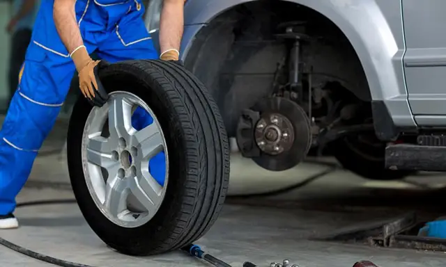Hướng Dẫn Chi Tiết Về Thời Gian Đảo Lốp Xe Ô Tô: Khi Nào Nên Đảo Và Cách Thực Hiện Đúng Chuẩn