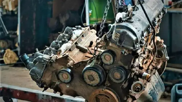 Quy Trình 5 Bước Cốt Lõi Trong Thủ Tục Thay Máy Xe Ô Tô