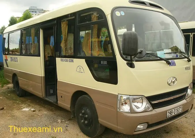 Thuê Xe Ô Tô 29 Chỗ 1 Ngày: Bảng Giá, Kinh Nghiệm Và Lựa Chọn Tối Ưu