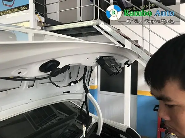 Tín Giá Nhập Khẩu Xe Ô Tô: Cập Nhật Bảng Giá Chi Tiết Và Các Khoản Thuế Cần Biết