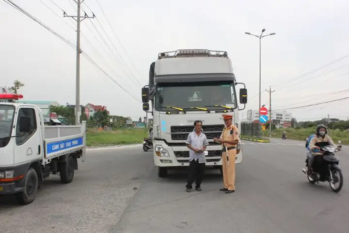 Quy Trình Kiểm Soát Và Trang Bị Của Lực Lượng Csgt