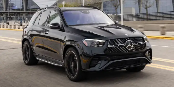 Trọng Lượng Xe Ô Tô Mercedes 4 Chỗ Là Bao Nhiêu? Bảng Tra Cứu Chi Tiết Theo Từng Dòng Xe