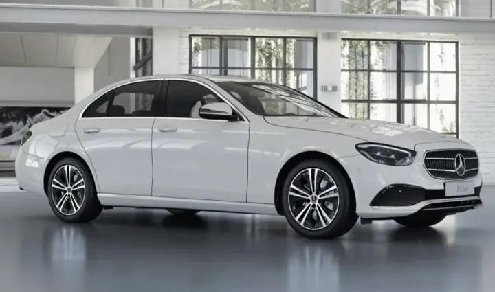 Trọng Lượng Xe Ô Tô Mercedes 4 Chỗ Là Bao Nhiêu? Bảng Tra Cứu Chi Tiết Theo Từng Dòng Xe