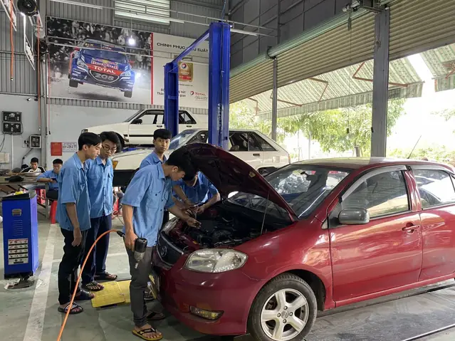 Trung Tâm Giáo Dục Nghề Nghiệp Quản Trị Công Nghệ Bình Dương Trung Tâm Giáo Dục Nghề Nghiệp Quản Trị Công Nghệ Bình Dương