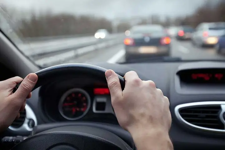 Trên 60 Tuổi Có Được Lái Xe Ô Tô B2 Không Theo Quy Định 2025? Trên 60 Tuổi Có Được Lái Xe Ô Tô B2 Không Theo Quy Định 2025?