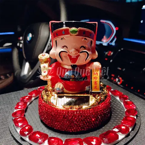 Hướng Dẫn Chi Tiết Về Tượng Ông Thần Để Xe Ô Tô: Ý Nghĩa, Cách Chọn, Trưng Bày Và Bảo Quản