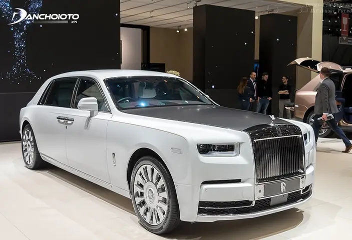 Giá Xe Rolls-royce Phantom (4 Chỗ) Tháng 8/2024 Giá Xe Rolls-royce Phantom (4 Chỗ) Tháng 8/2024