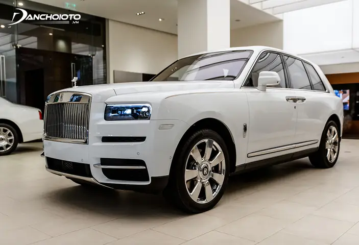 Giá Xe Rolls-royce Cullinan (4 Chỗ) Tháng 8/2024 Giá Xe Rolls-royce Cullinan (4 Chỗ) Tháng 8/2024
