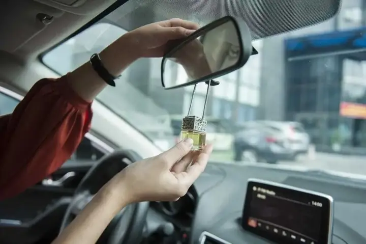 Sử Dụng Tinh Dầu Để Khử Mùi