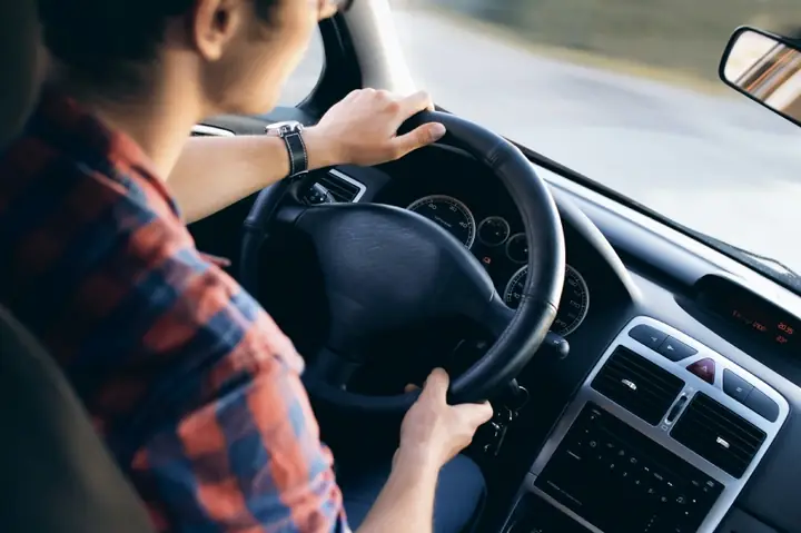 Hướng Dẫn Cách Đặt Và Đạp Bàn Chân Côn Trên Xe Số Sàn Cho Người ...