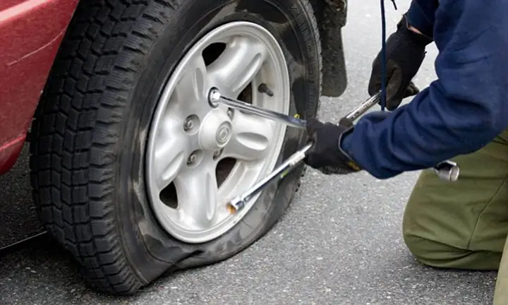 Một Số Câu Hỏi Thường Gặp Khi Vá Lốp Xe Ô Tô Một Số Câu Hỏi Thường Gặp Khi Vá Lốp Xe Ô Tô