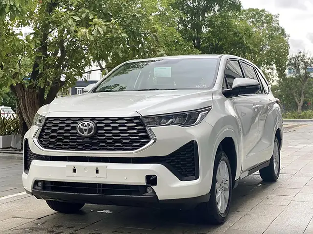 Toyota Innova Cross 2.0v 2025