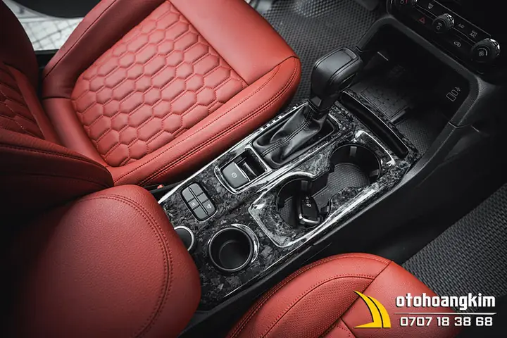 Nên Dán Carbon Nội Thất Ô Tô Không? Báo Giá Cụ Thể