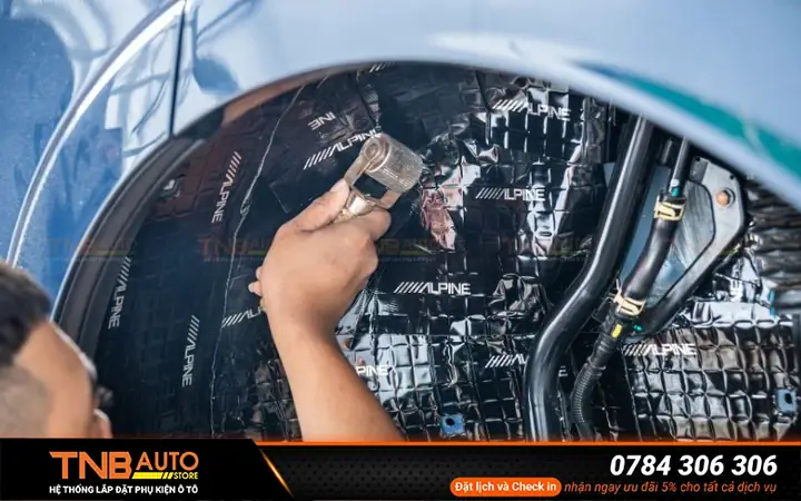 Dán Cách Âm Ô Tô Alpine Hiệu Quả Đạt 95% | Bảng Giá Ưu Đãi