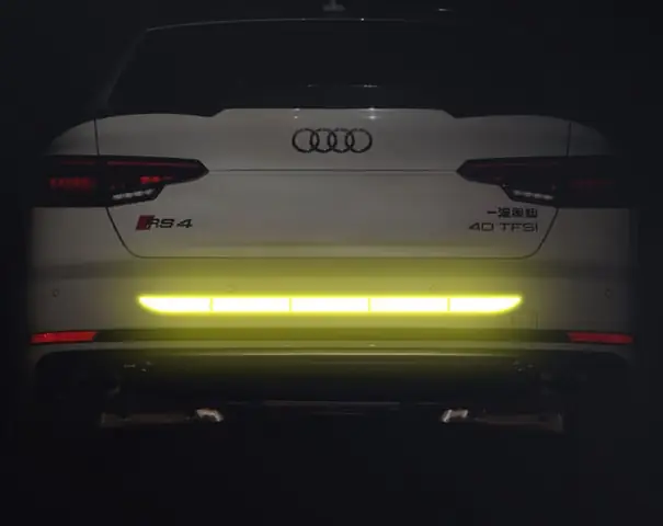 Decal Phản Quang Ô Tô Là Gì? Dán Ở Đâu Tốt Nhất?