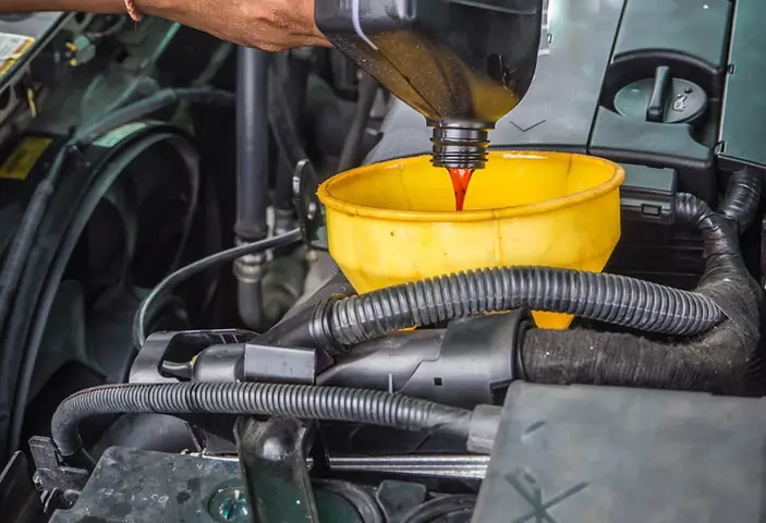 Dầu Hộp Số Ô Tô Giá Bao Nhiêu Tiền & Bao Lâu Phải Thay?
