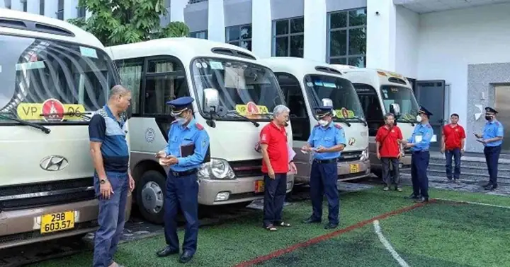 Búa Thoát Hiểm Trên Xe Ôtô - Không Phải Là Chuyện Nhỏ Búa Thoát Hiểm Trên Xe Ôtô - Không Phải Là Chuyện Nhỏ