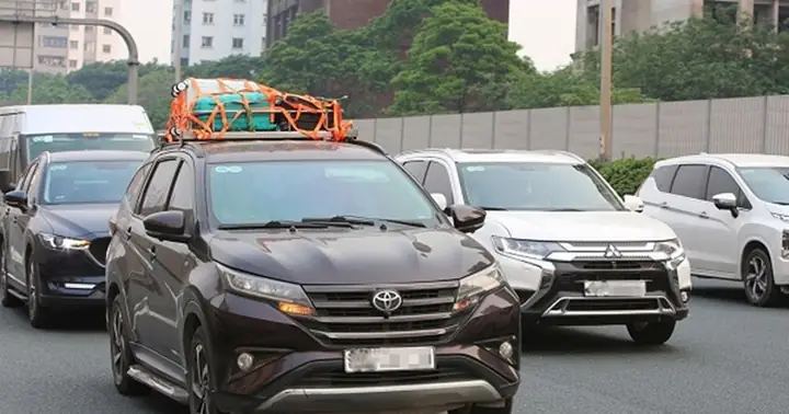Chở Hàng Trên Nóc Xe Bị Phạt Đến 10 Triệu Đồng Chở Hàng Trên Nóc Xe Bị Phạt Đến 10 Triệu Đồng