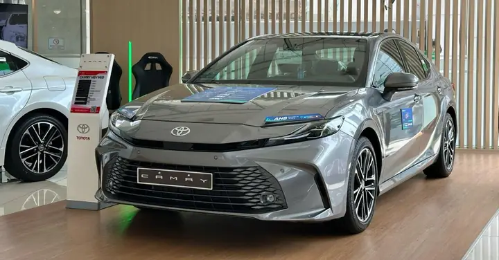 Camry 2.5q Giá Lăn Bánh: Cập Nhật Ưu Đãi Mới Nhất