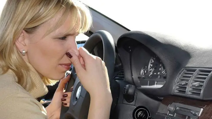 10+ Cách Khử Mùi Xăng Trên Xe Ô Tô An Toàn, Hiệu Quả Nhất