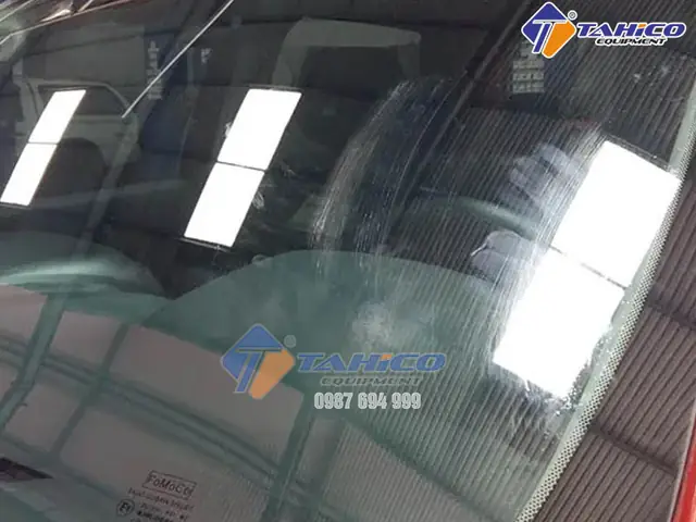 Sử Dụng Sơn Móng Tay