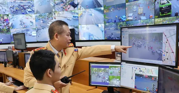 Các Mức Phạt Vượt Đèn Đỏ, Đèn Vàng Với Ô Tô, Xe Máy Mới Nhất 2025 Các Mức Phạt Vượt Đèn Đỏ, Đèn Vàng Với Ô Tô, Xe Máy Mới Nhất 2025