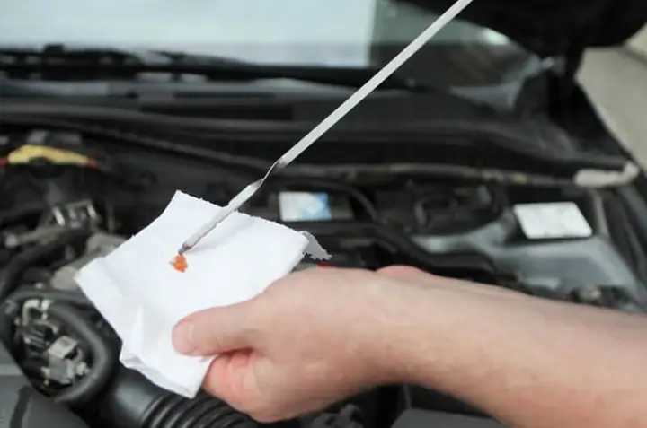 Các Dấu Hiệu Cảnh Báo Xe Cần Thay Nhớt Gấp