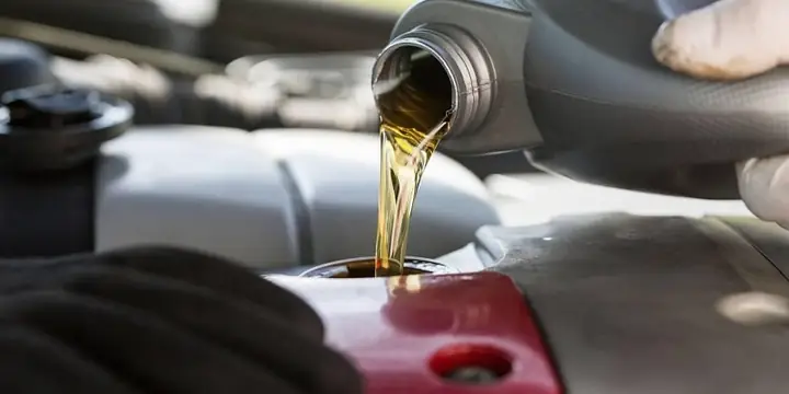 Nên Chọn Loại Dầu Nhớt Phù Hợp: Phân Loại Và Ưu Nhược Điểm