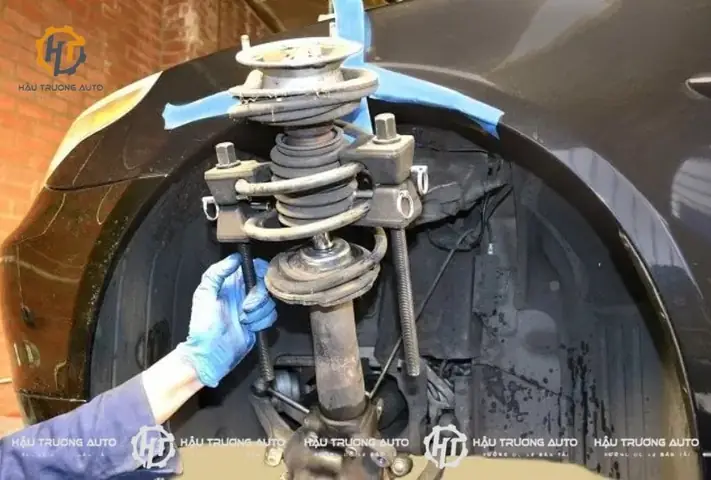 Có Nên Phục Hồi Giảm Xóc Ô Tô? Tuổi Thọ Của Phuộc Nhún Là Bao Lâu?
