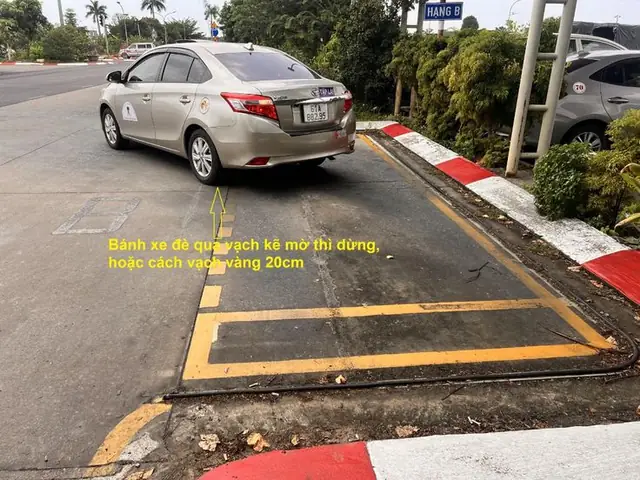 Bước 3: Di Chuyển Vào Vị Trí Đỗ Xe