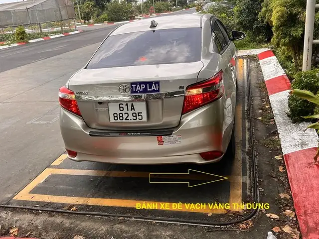 Bước 4: Ghép Xe Vào Đúng Vị Trí