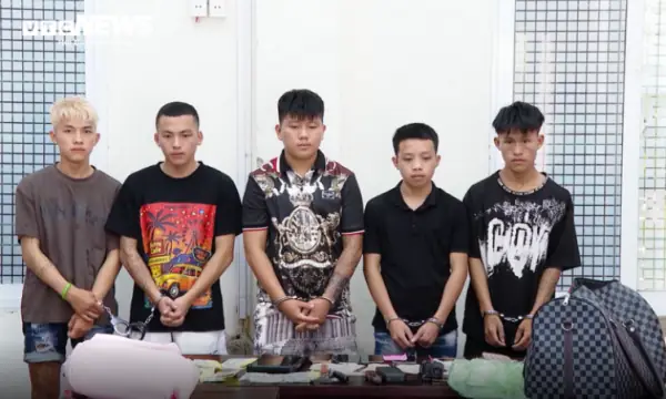 Bắt Giữ Nhóm Thanh Niên Đập Vỡ Kính Hàng Loạt Ô Tô Trộm Cắp Tài Sản ... Bắt Giữ Nhóm Thanh Niên Đập Vỡ Kính Hàng Loạt Ô Tô Trộm Cắp Tài Sản ...