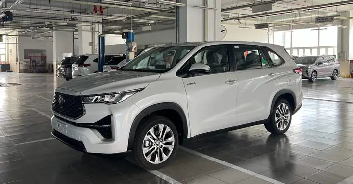 Innova 7 Chỗ Giá Bao Nhiêu? 2 Phiên Bản Có Thật Sự Đáng Tiền