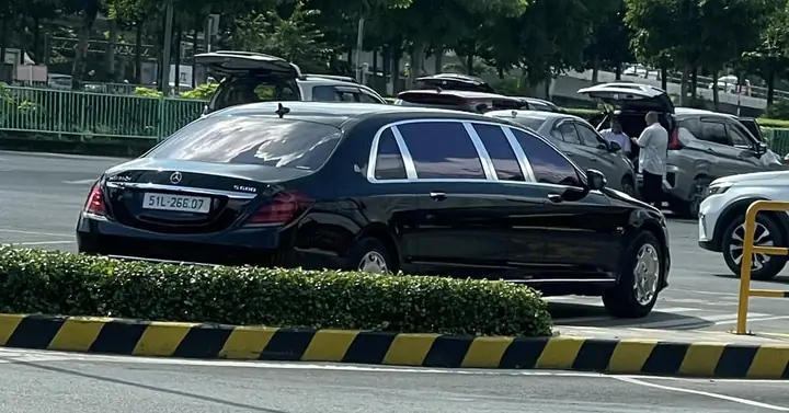 Lộ Diện Xe Siêu Sang Maybach S 600 Pullman Giá 70 Tỷ Của Đại Gia ...