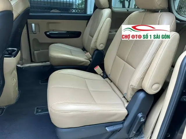 Hình Ảnh Hàng Ghế Đầu Xe Ô Tô Cũ Kia Sedona 2019