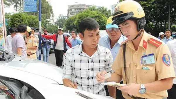Mức Phạt Các Lỗi Không Mang, Không Có Giấy Tờ Xe Mới Nhất 2024