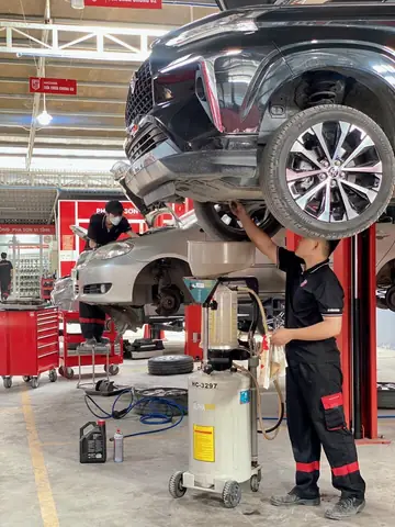 10 Nguyên Nhân Xe Ô Tô Bị Giật Khi Đạp Ga & Cách Xử Lý