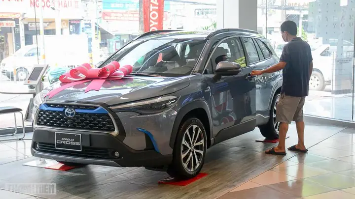 Người Việt Mua Sắm Ô Tô: Xe Gầm Cao Cỡ Nhỏ Ngày Càng Được Ưa Chuộng Người Việt Mua Sắm Ô Tô: Xe Gầm Cao Cỡ Nhỏ Ngày Càng Được Ưa Chuộng