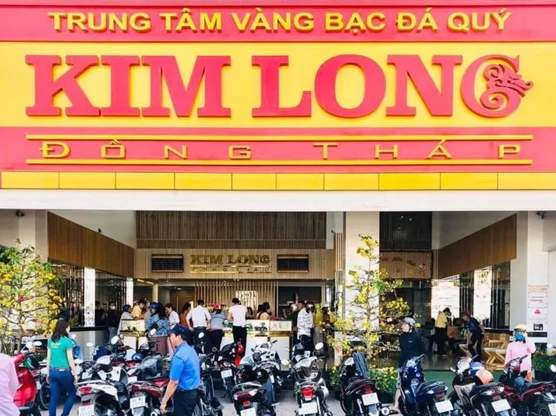 Hoạt động giao dịch tại tiệm vàng Kim Long Đồng Tháp