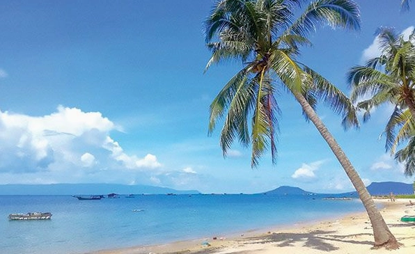 Đảo quốc nào ở Ấn Độ Dương nổi tiếng bãi biển trắng, nước trong xanh? Bãi biển trắng xóa tại Maldives