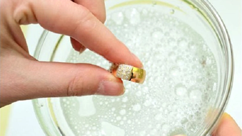 bat-mi-cach-lam-sang-vang-18k-nhanh-chong-tai-nha_341