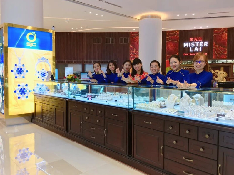 Biển hiệu cửa hàng vàng SJC tại Nha Trang