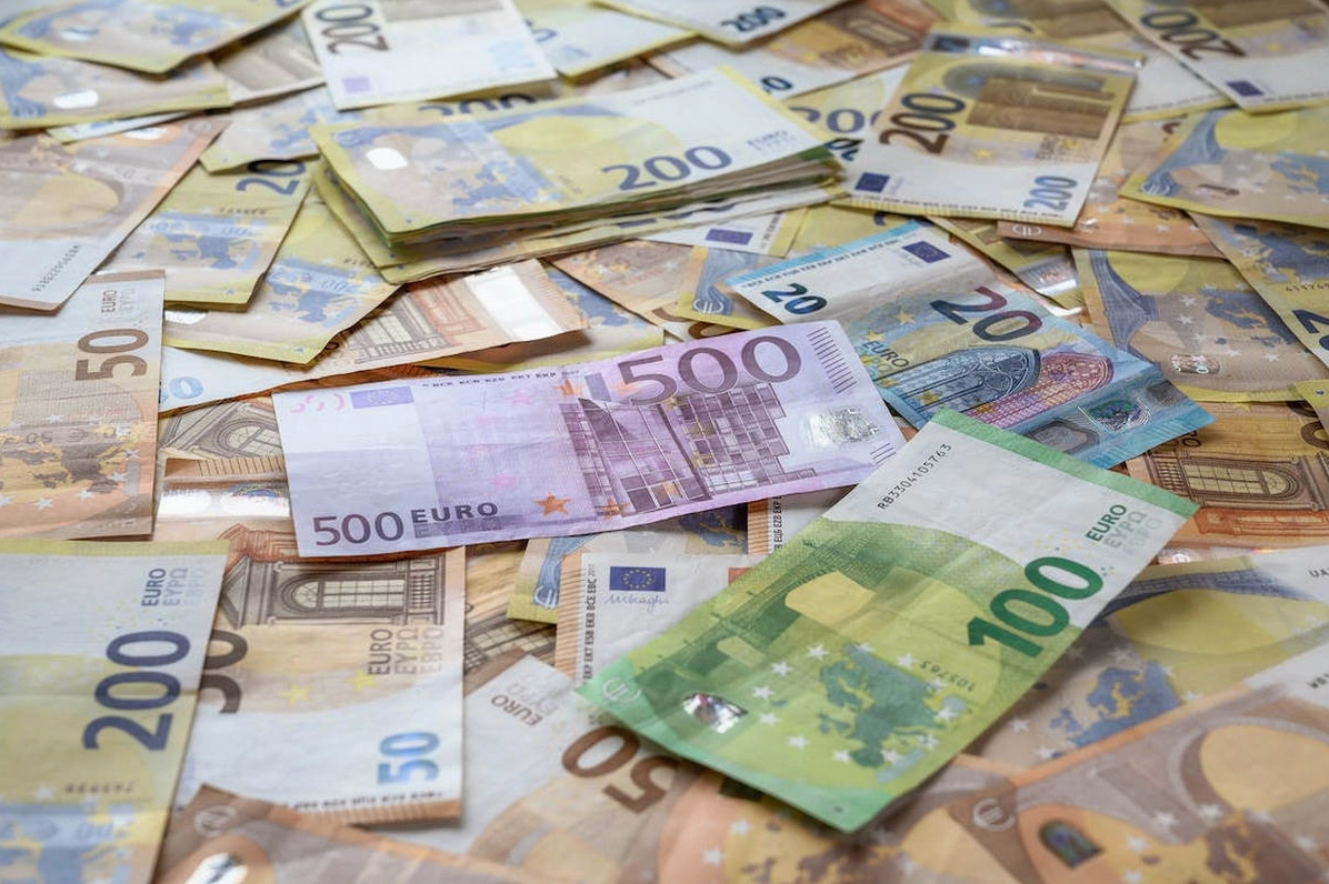 Euro là tiền nước nào? Giải mã đồng tiền chung châu Âu Biểu đồ phân tích tài chính